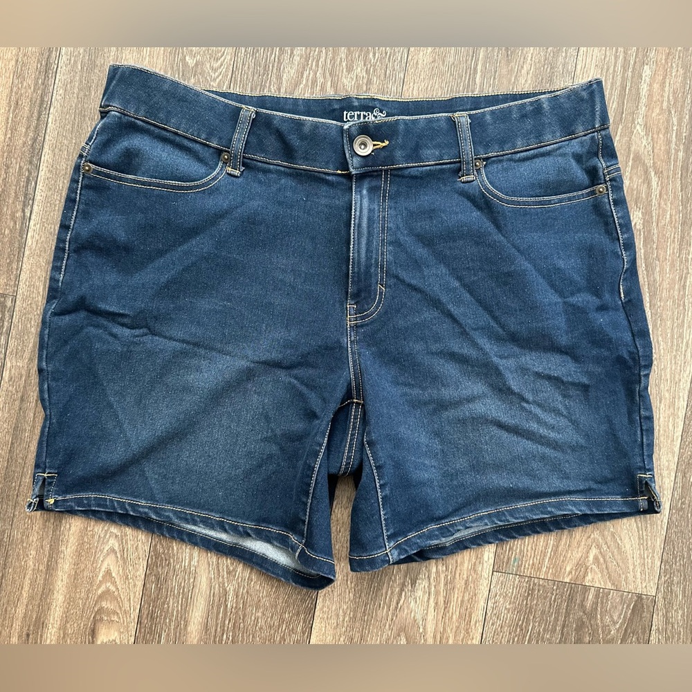 Terra & Sky Womens Size 16w Blue Jean Shorts
